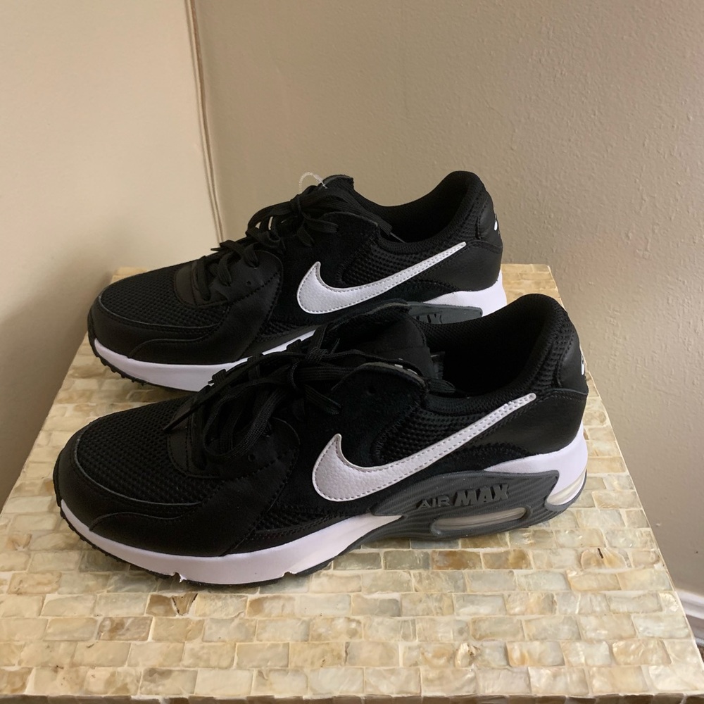 Women air Max size 9